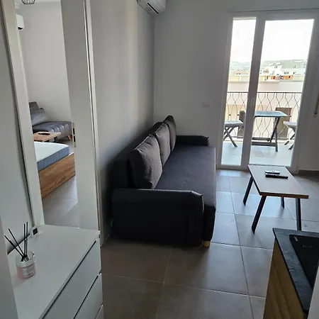 10 With A View Of The Sea *