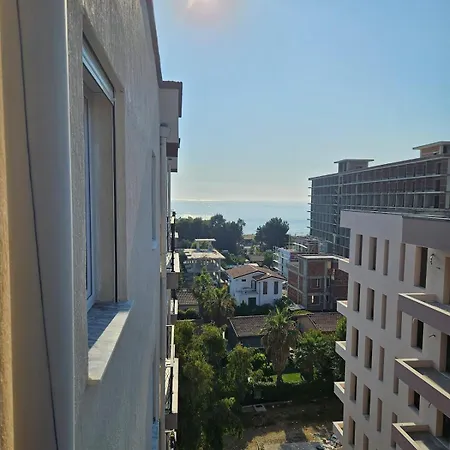 10 With A View Of The Sea *