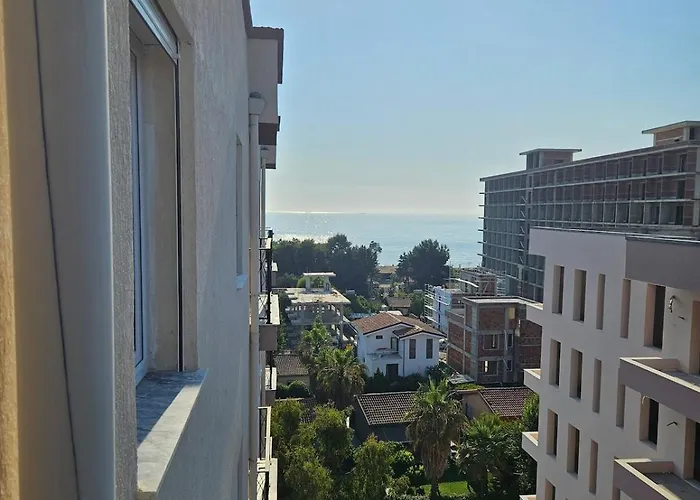 10 With A View Of The Sea *